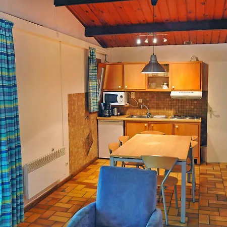 Dom wakacyjny Holiday Village De Vacances Oignies.12 Nismes
